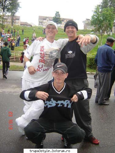 us :rotfl:  :rotfl:  :rotfl: ..:: poze cu noi